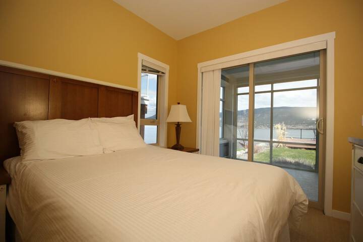 Room 80 of 543