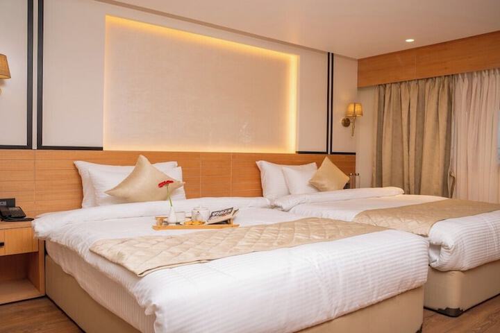 Room 33 of 61