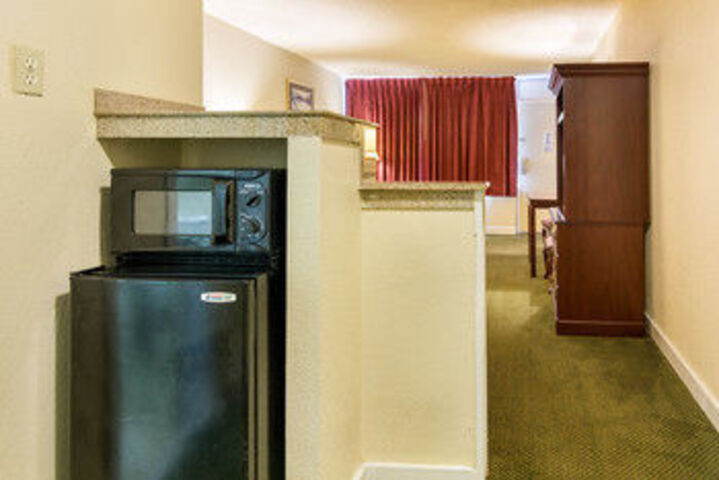 Room 13 of 25