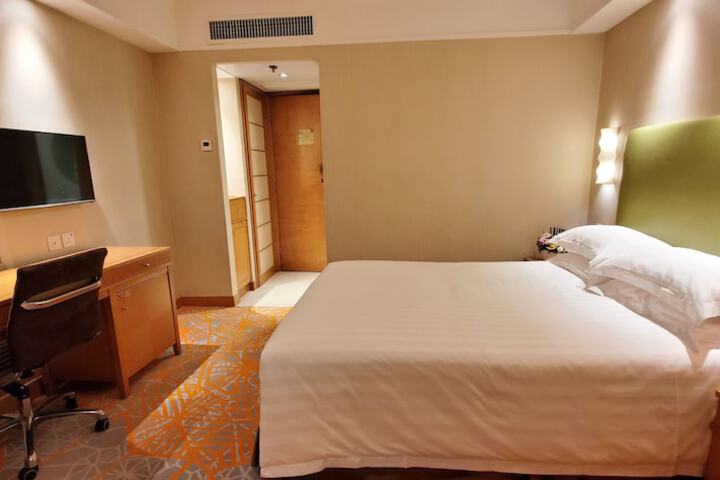 Room 45 of 103