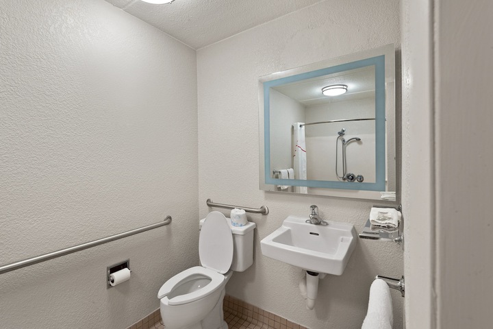 Room 19 of 34