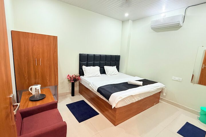 Room 8 of 24