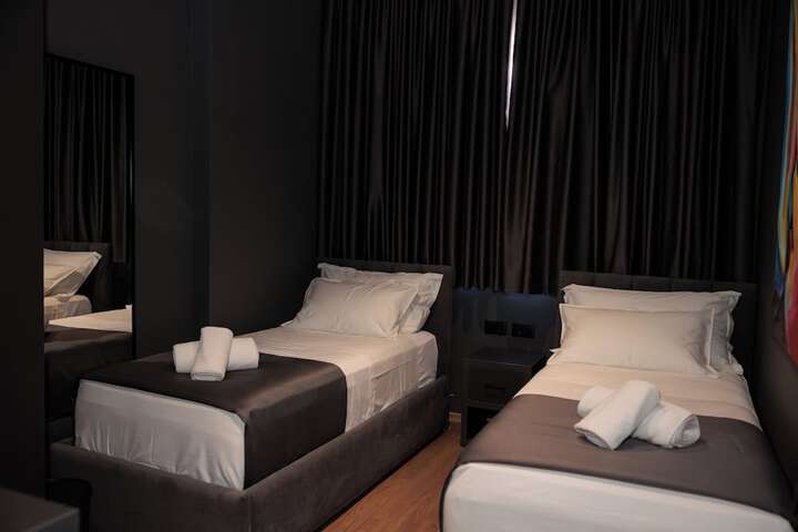Room 2 of 41