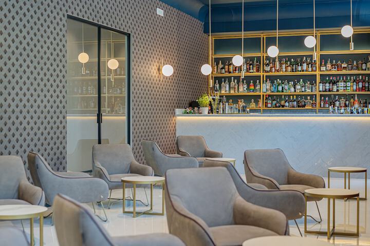 Lounge 158 of 211