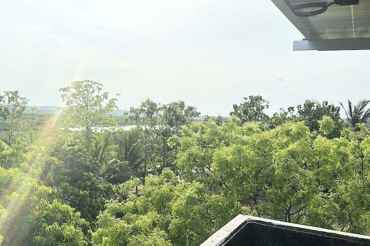 Hotel 12 of 12