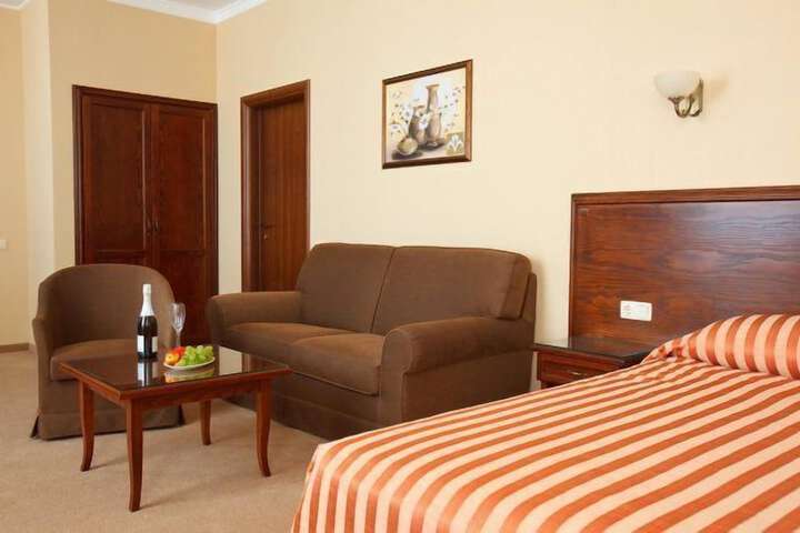 Room 15 of 52