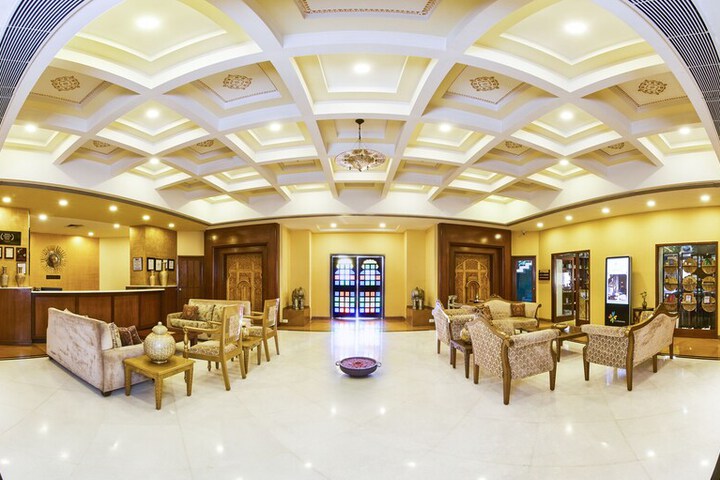Entrance & Lobby