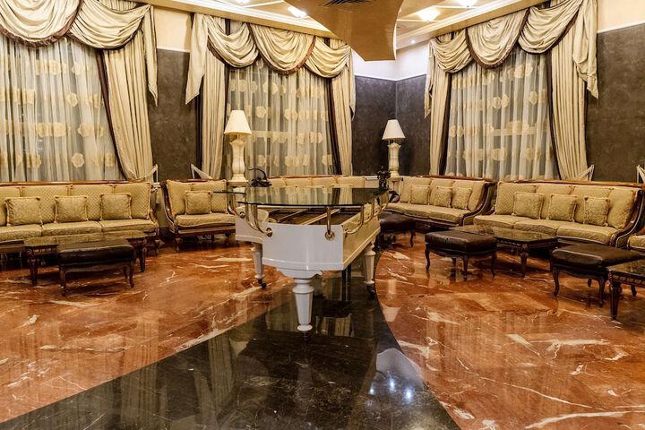 Hotel Interior 4 of 124