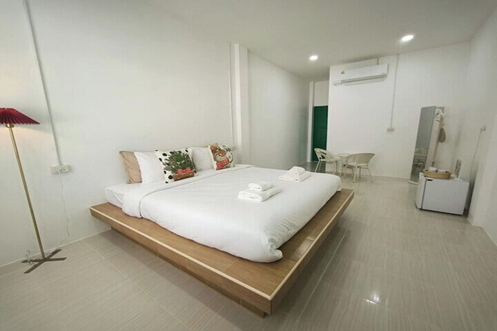 Room 13 of 29