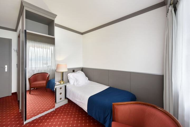 Room 4 of 57