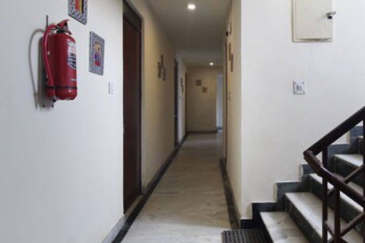 Ballroom/Hall 18 of 22