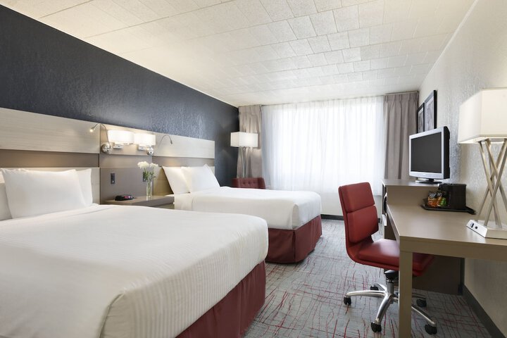2 Double Beds (9 of 12)