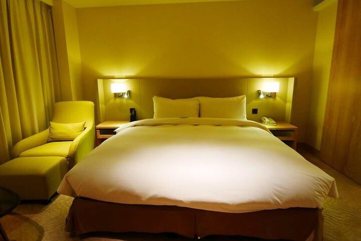 Room 17 of 44