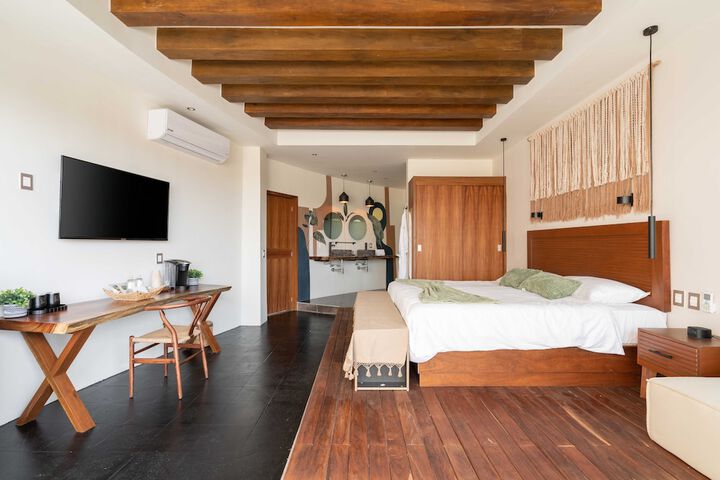 Room 3 of 67