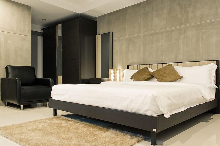 Room 25 of 65