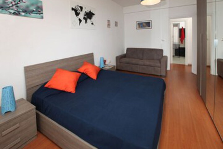 Room 12 of 13