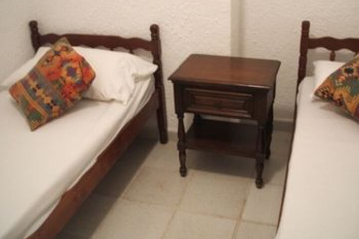 Room 6 of 11