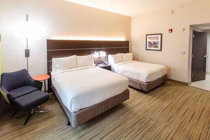 2 Queen Beds (4 of 9)