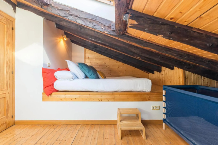 Room 2 of 14