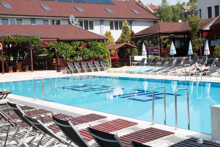 Pool 22 of 51