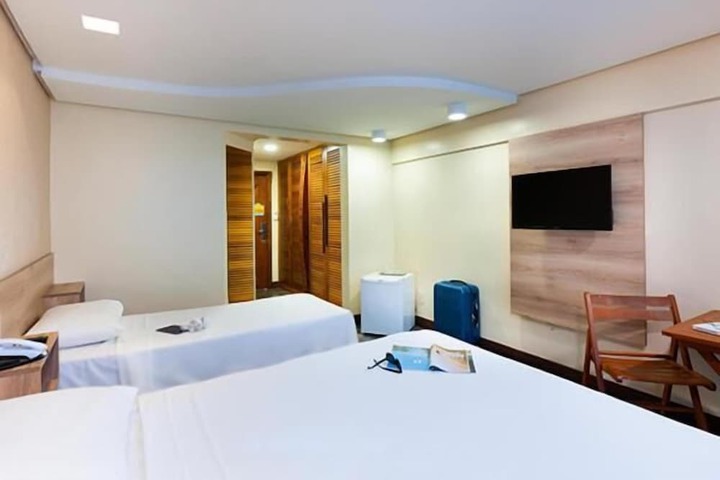 Room 6 of 32