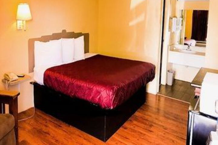 Room 21 of 37