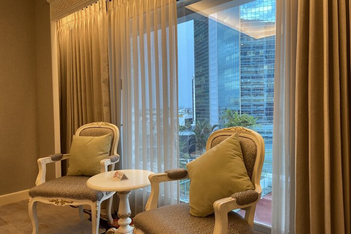 Room 7 of 37