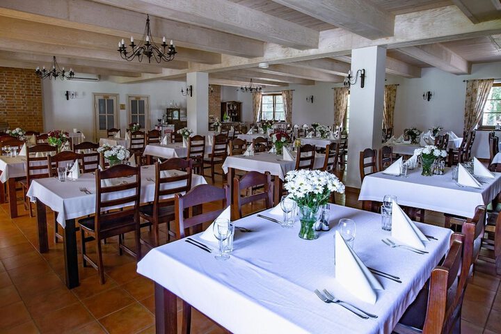 Dining 20 of 40