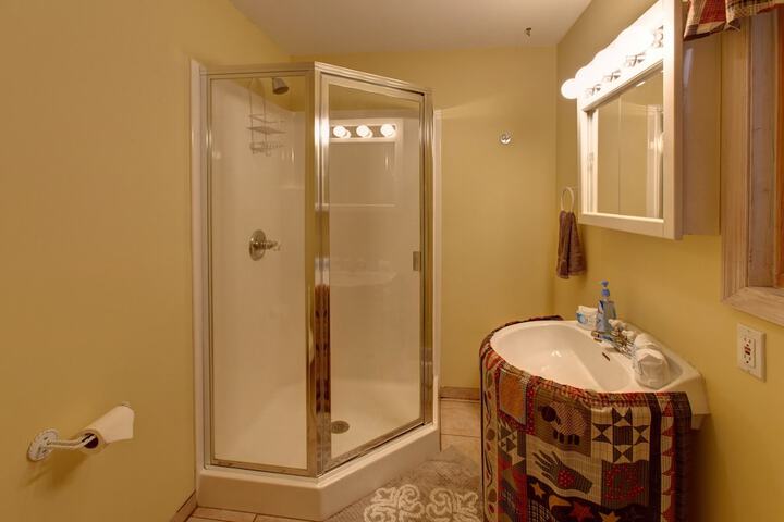 Room 27 of 35