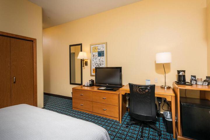 1 King Bed (17 of 17)