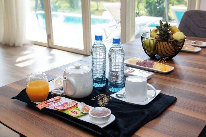 Breakfast/Coffee Service 48 of 71