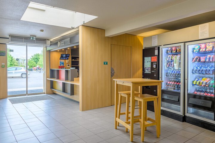 Entrance & Lobby
