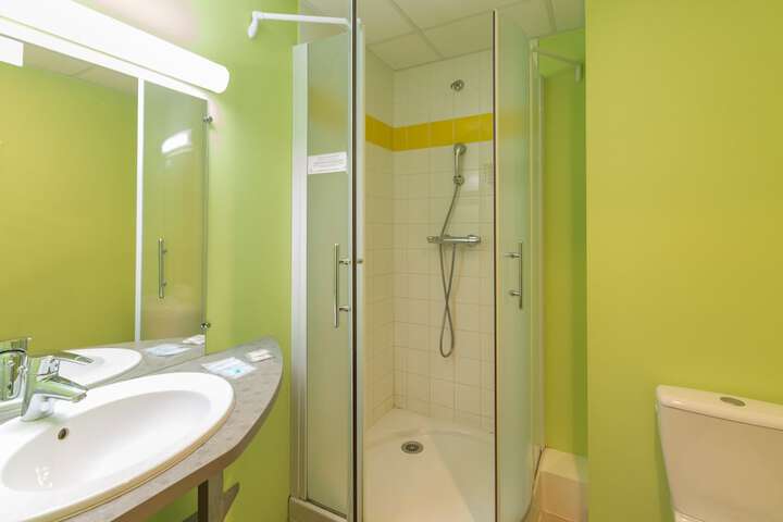 Room 10 of 27