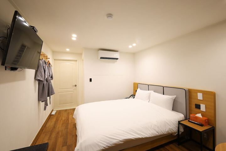 Room 16 of 75