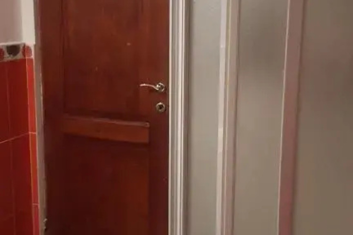Room 9 of 10