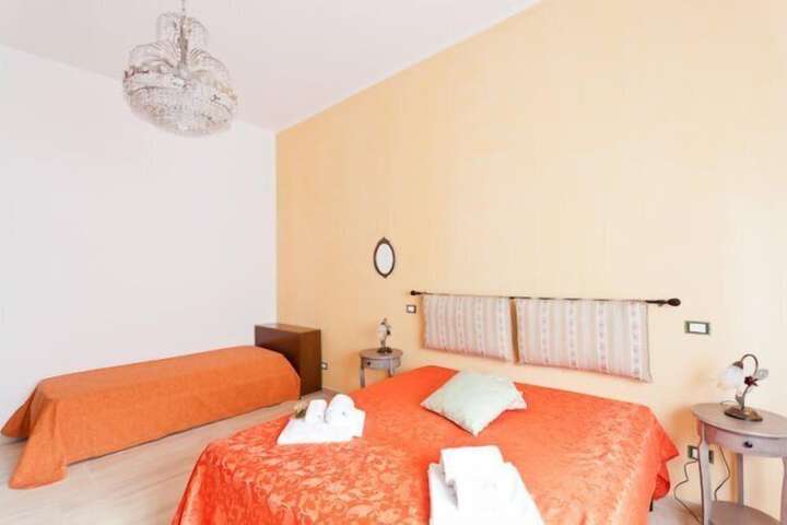 Room 8 of 32