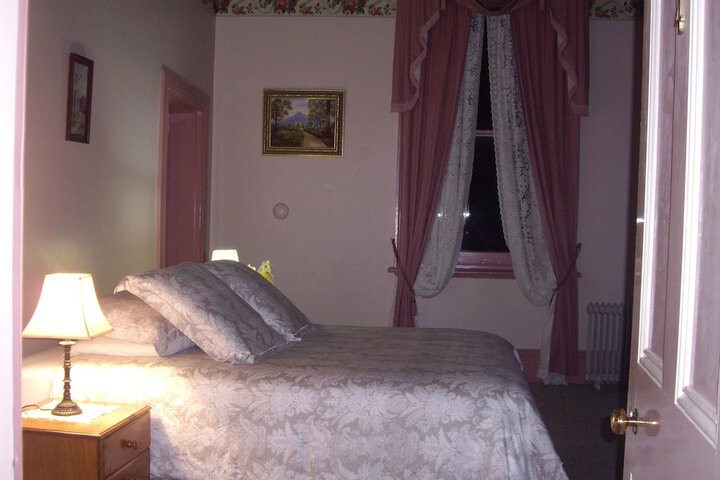 Room 17 of 34