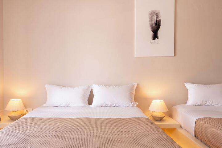 Room 11 of 33