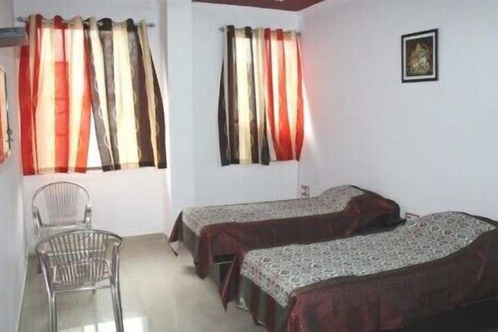 Room 8 of 18