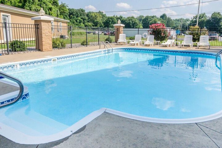 Pool 40 of 55
