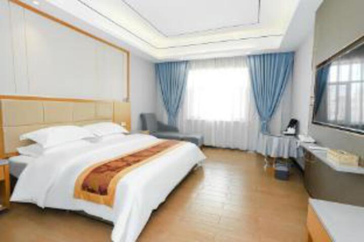 Room 8 of 8