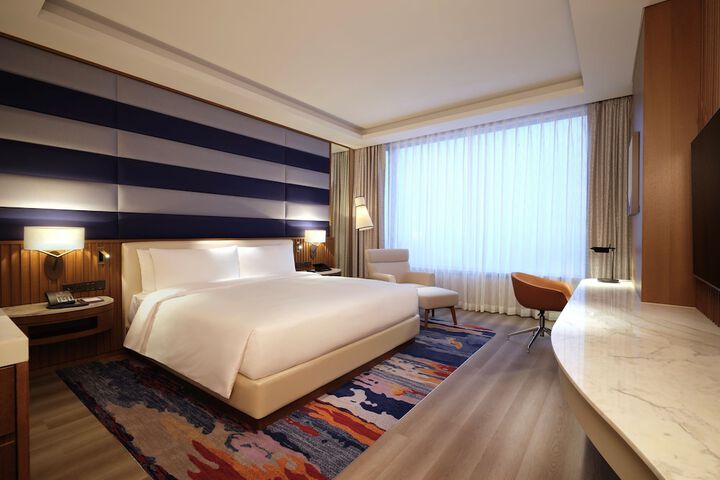 Room 7 of 203
