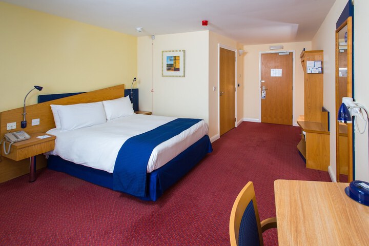 Room 10 of 39
