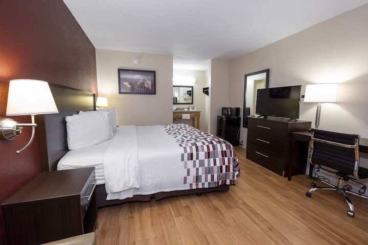 Superior King Bed (10 of 12)