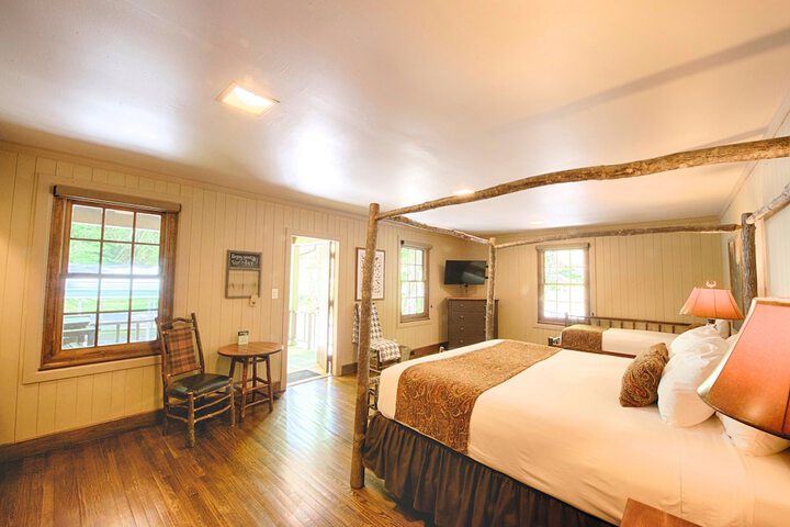 Room 95 of 243