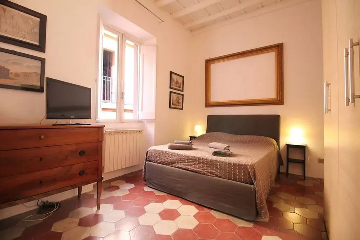 Room 5 of 15