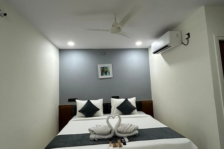 Room 5 of 13