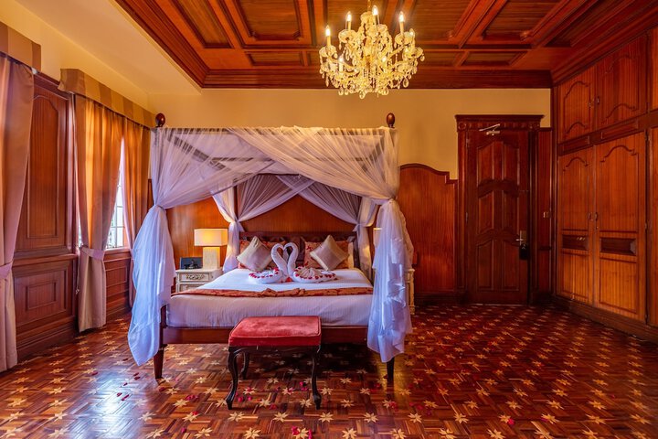 Room 10 of 65