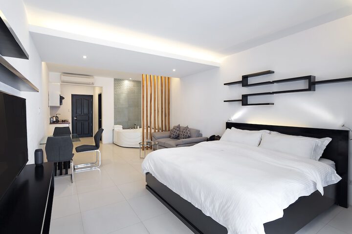 Room 18 of 51