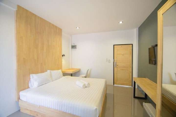 Room 14 of 65